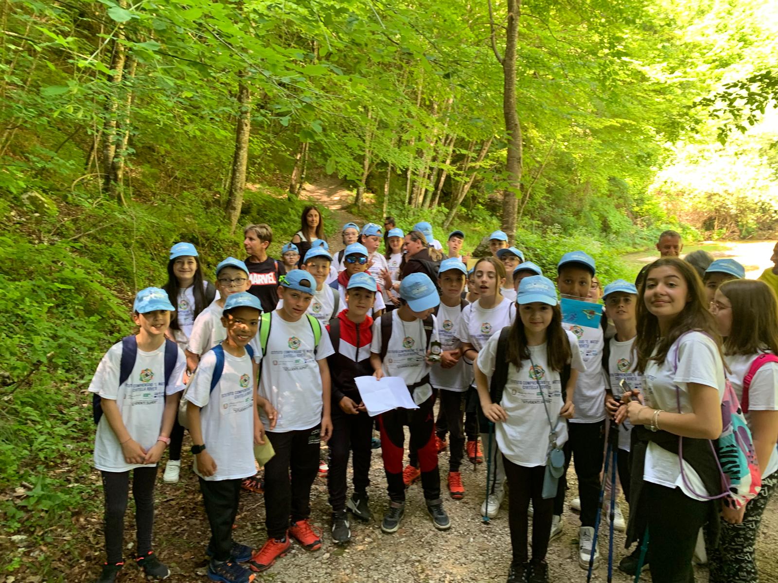 Grande successo dell’attività di Orienteering a Zompo lo Schioppo: un’esperienza educativa e divertente per gli studenti delle classi 5^ dell’IC Mattei di Civitella Roveto